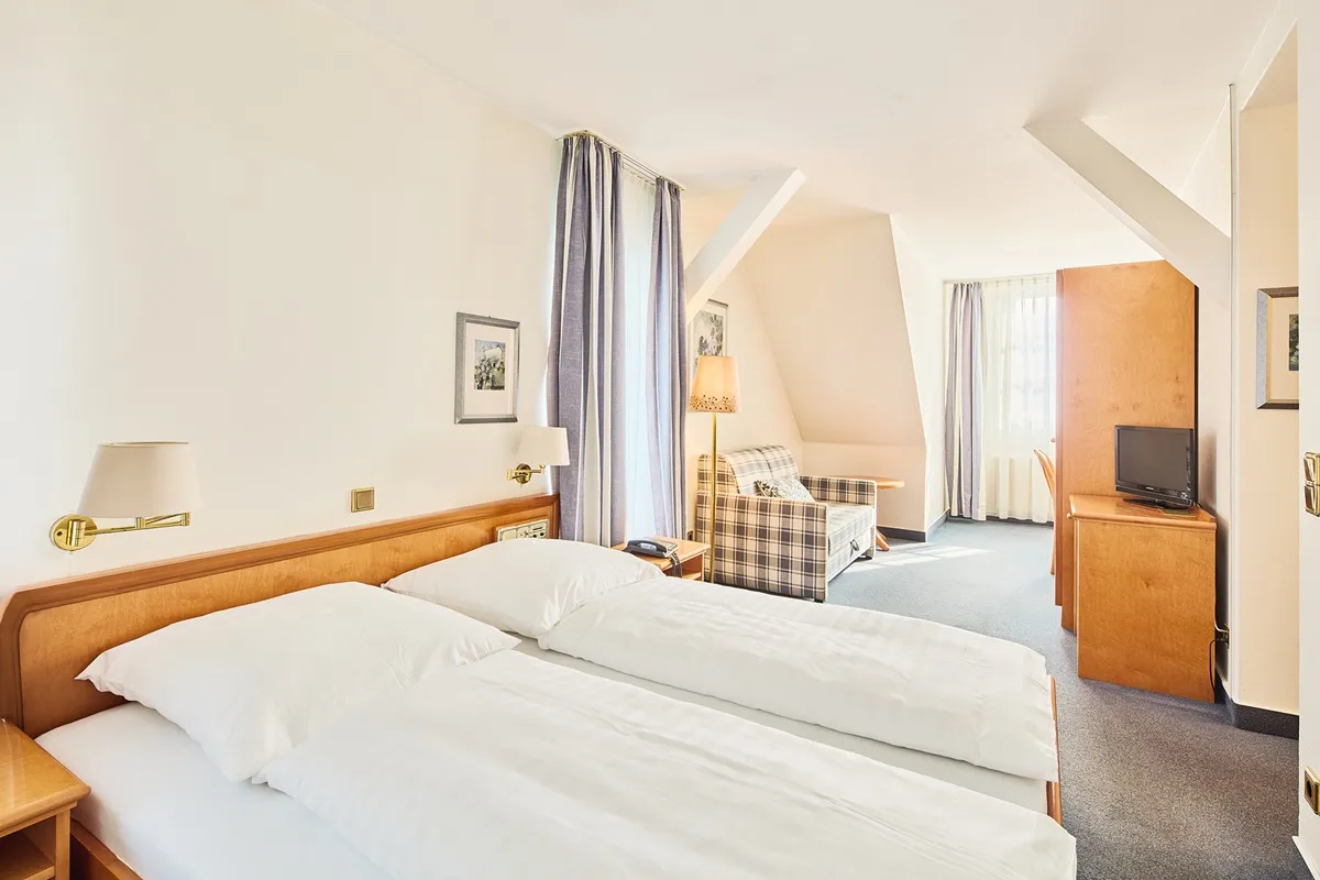 Home 16 Hotel - Restaurant - Zum Ritter - Attendorn